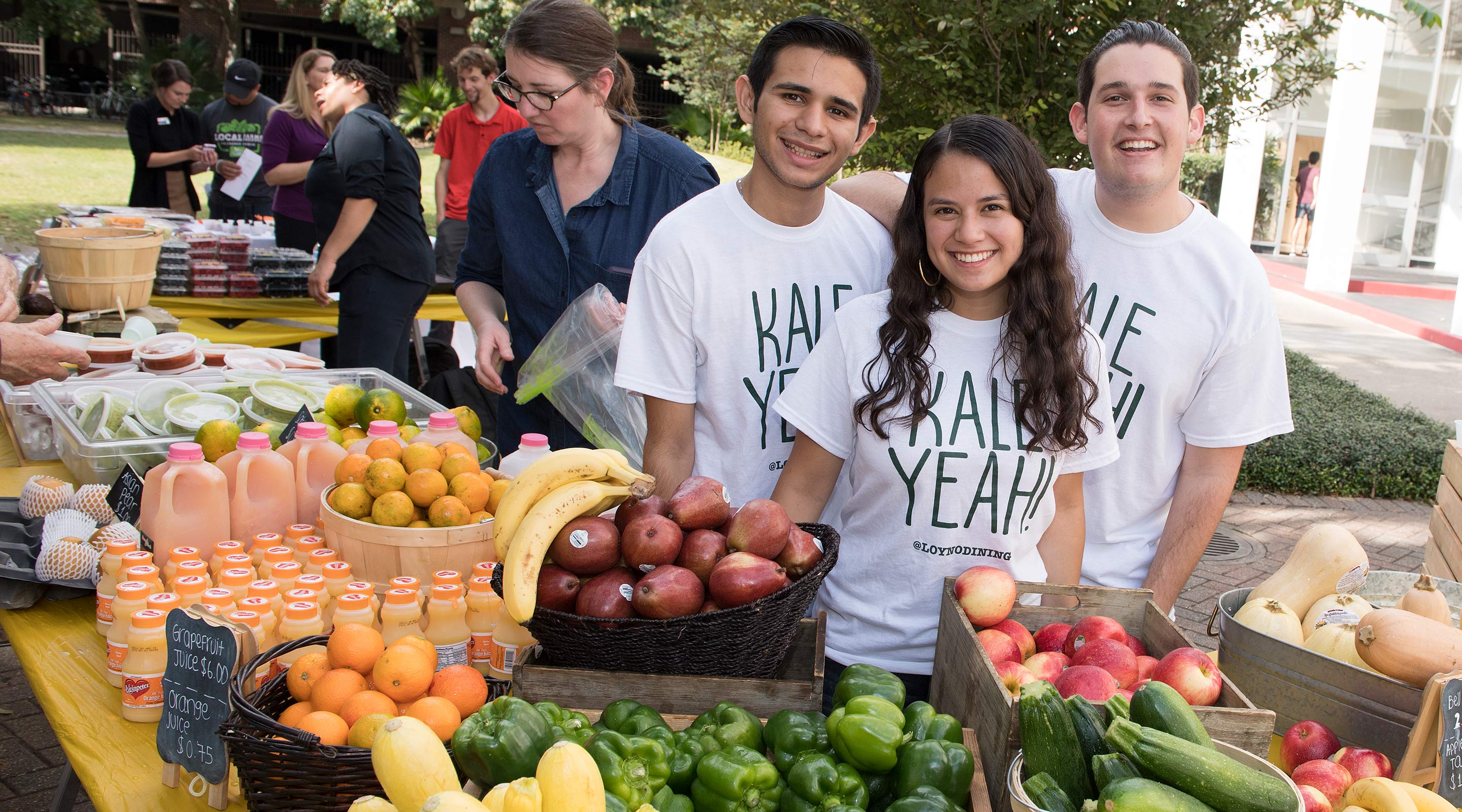 Students and Sodexo staff at Farm Market