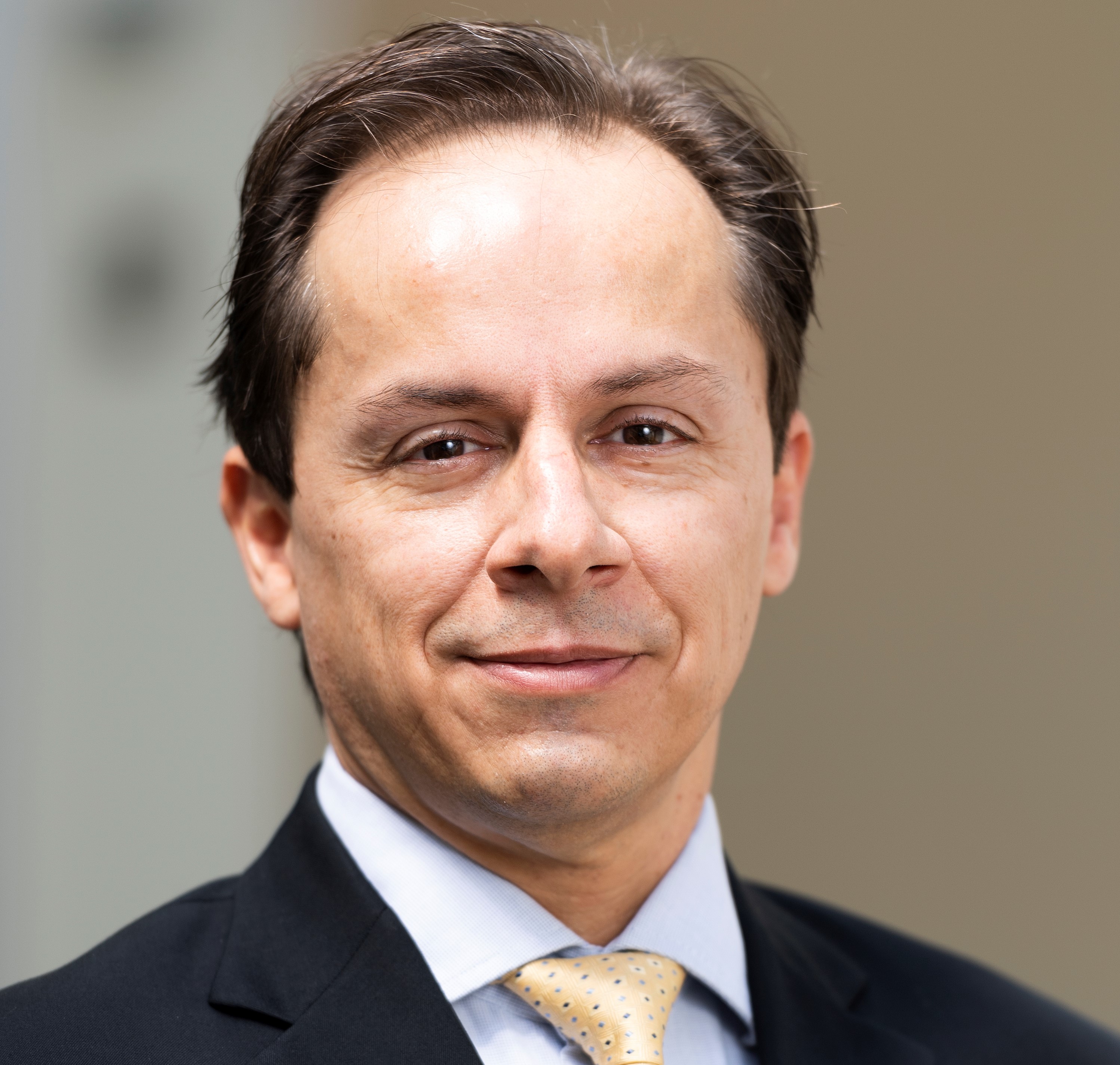 Dr. Gustavo A. Barboza