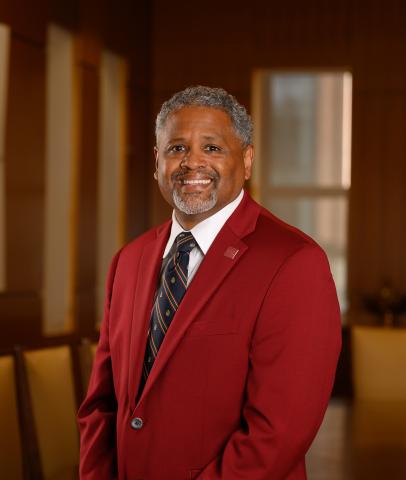 Alex Bellow headshot